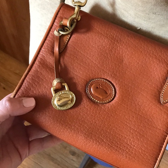 Dooney and Bourke crossbody - Picture 4 of 6